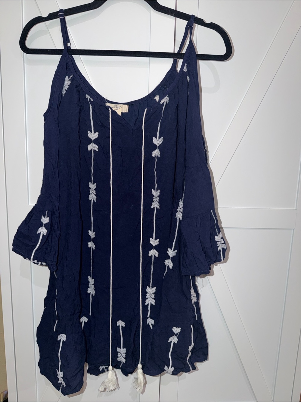 Exist Navy Cold-Shoulder Embroidered Camisole